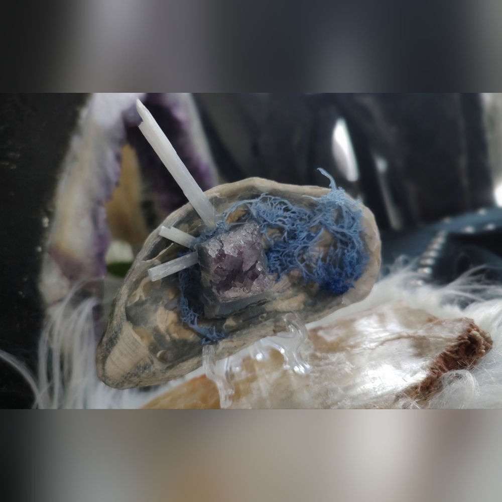Amethyst Agate Selenite Crystal & Artificial Moss in Seashell